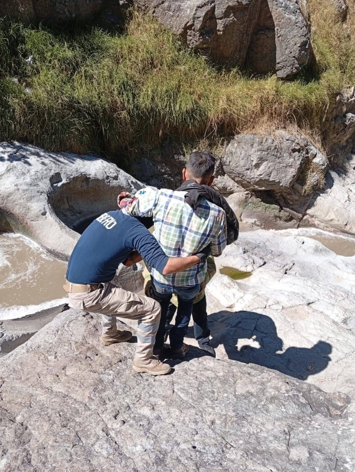 Rescatan con vida a persona que cayó a barranco en Mineral del Monte imagen destacada