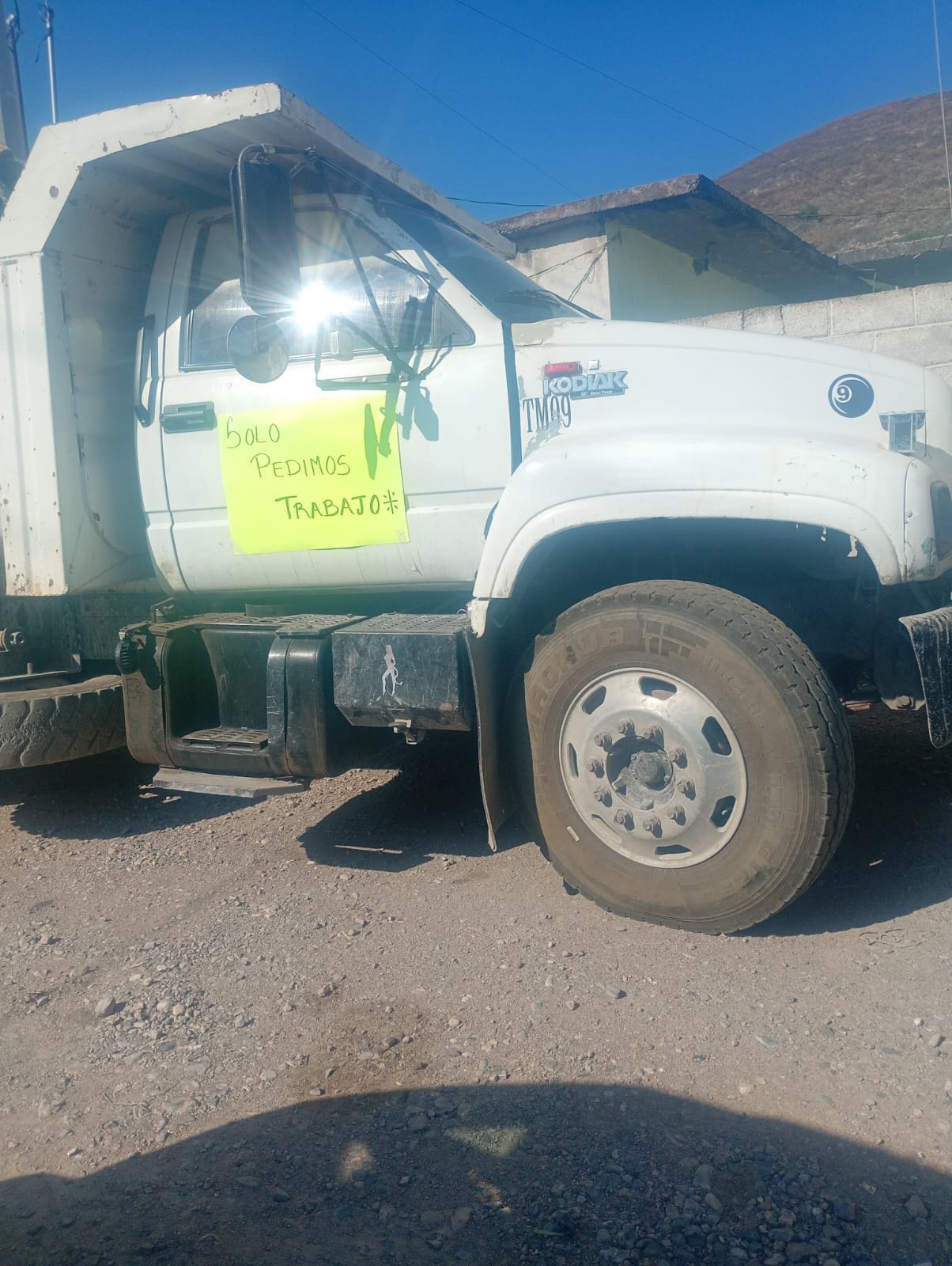 Habitantes de Zimapán mantienen plantón contra minera imagen destacada