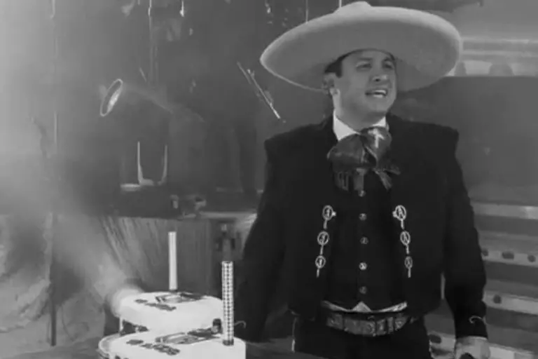 Celebra Julión con éxito 19 años de carrera imagen destacada