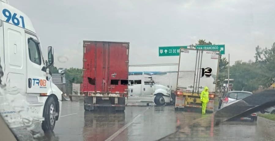 Al menos cinco accidentes en menos de 24 horas en la Méx-Qro imagen destacada
