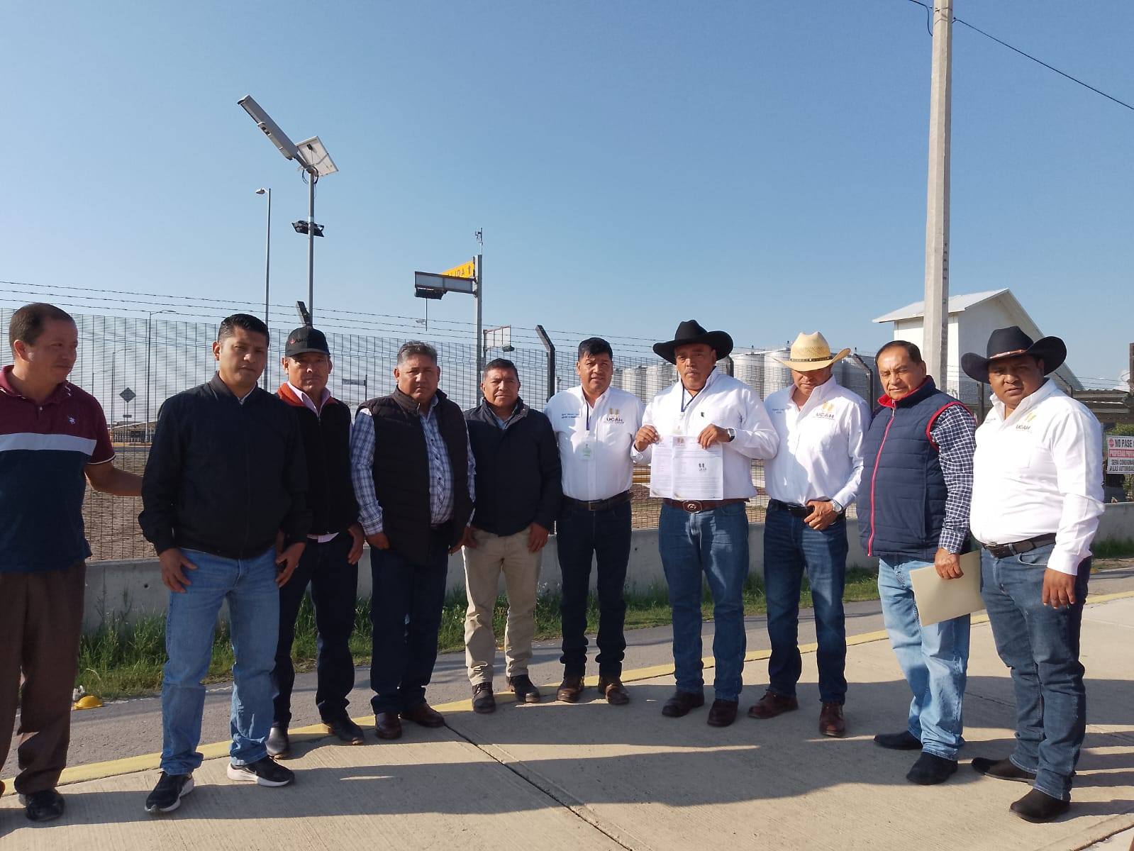 Cebaderos toman planta de Grupo Modelo en Apan para exigir precios justos imagen destacada