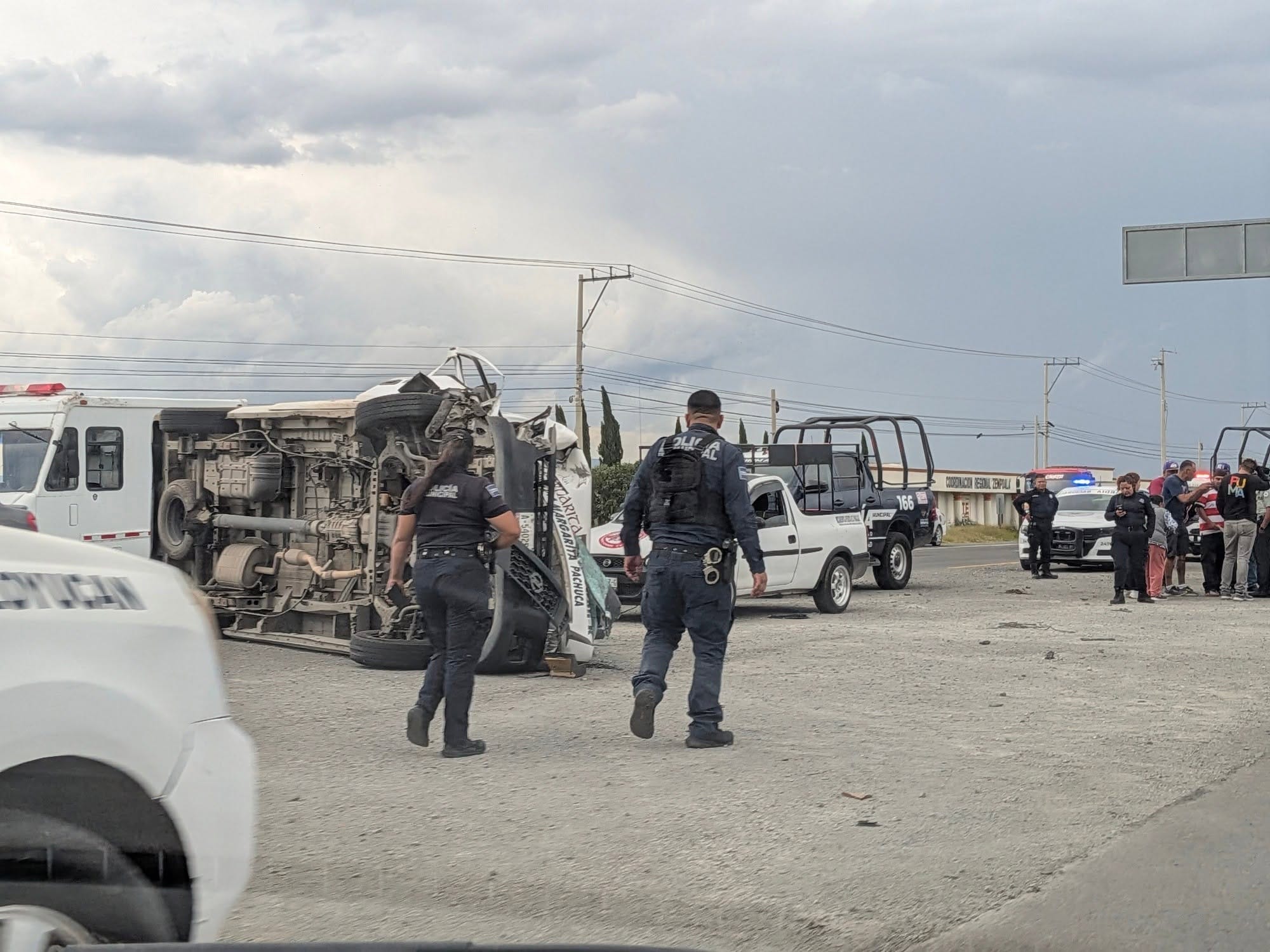 Cuatro lesionados deja choque entre colectivo y camioneta en la carretera Pachuca–Ciudad Sahagún imagen destacada