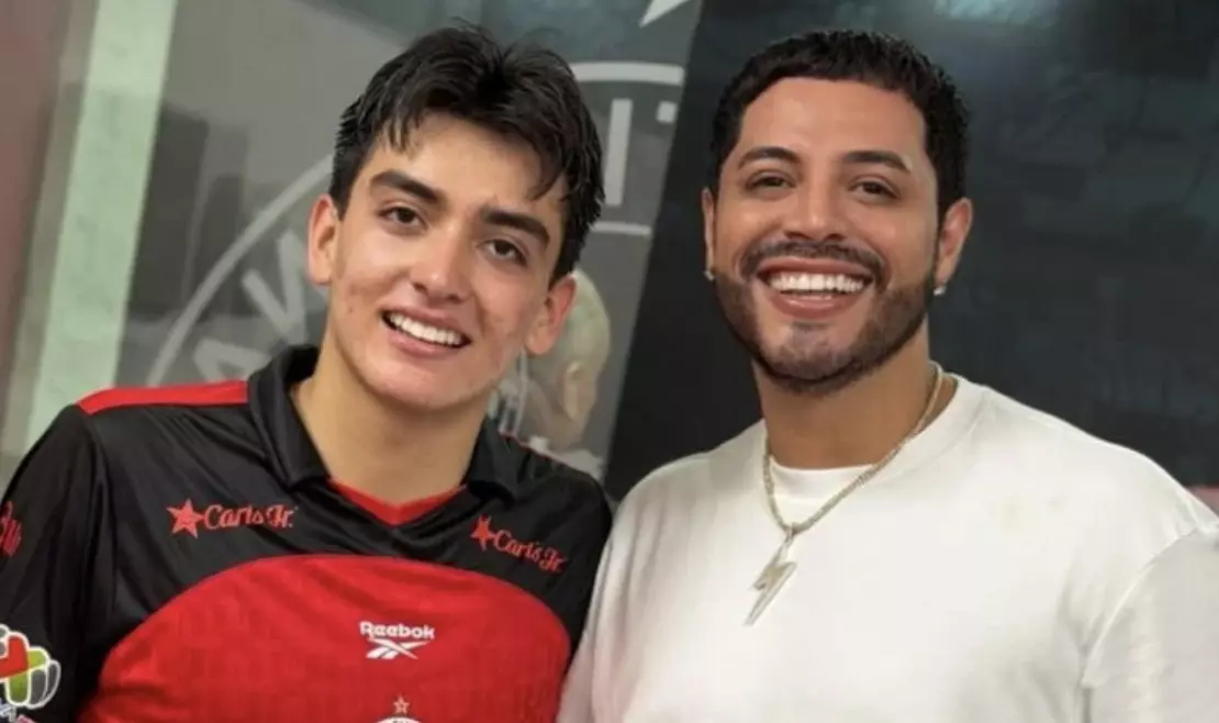 "No me lo voy a llevar de fiesta": Eduin Caz presume su encuentro con Gilberto Mora imagen destacada