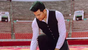Orejas y rabo para Carlos Rivera en su primer Plaza México imagen destacada